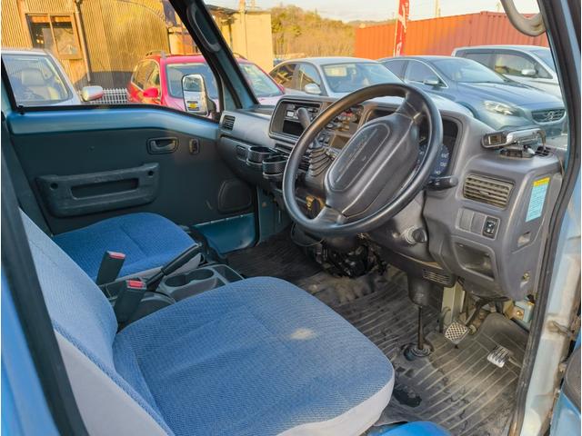 サンバーバン ＶＣプラス　ハイルーフ　５ＭＴ　ドライブレコーダー　両側スライドドア　エアコン　パワーウインドウ　パワーステアリング　集中ロック　４ナンバー　４人乗り　１３インチアルミホイール　禁煙車！（5枚目）