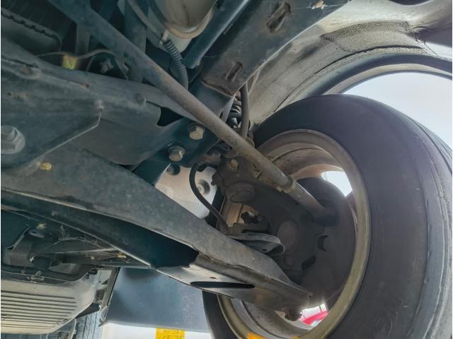 サンバーバン ＶＣプラス　ハイルーフ　５ＭＴ　ドライブレコーダー　両側スライドドア　エアコン　パワーウインドウ　パワーステアリング　集中ロック　４ナンバー　４人乗り　１３インチアルミホイール　禁煙車！（31枚目）