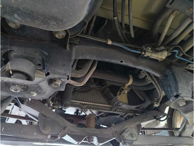 サンバーバン ＶＣプラス　ハイルーフ　５ＭＴ　ドライブレコーダー　両側スライドドア　エアコン　パワーウインドウ　パワーステアリング　集中ロック　４ナンバー　４人乗り　１３インチアルミホイール　禁煙車！（34枚目）