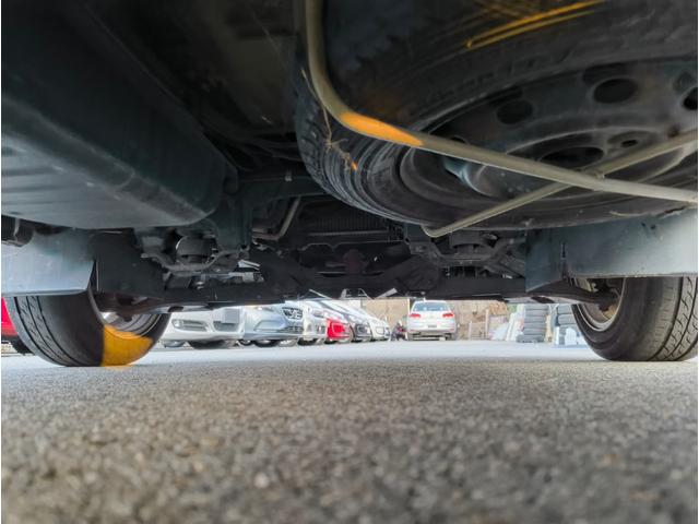 サンバーバン ＶＣプラス　ハイルーフ　５ＭＴ　ドライブレコーダー　両側スライドドア　エアコン　パワーウインドウ　パワーステアリング　集中ロック　４ナンバー　４人乗り　１３インチアルミホイール　禁煙車！（37枚目）