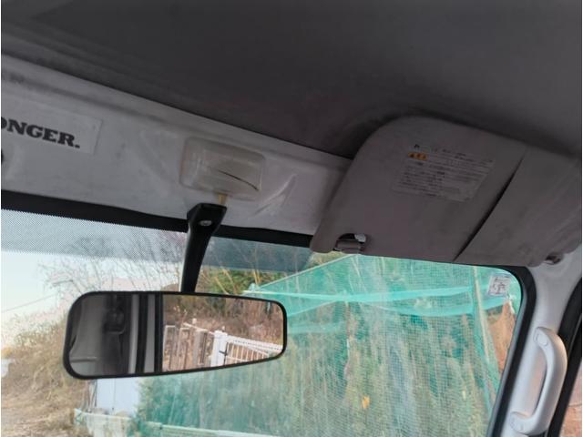 サンバートラック タイミングベルト交換済 4WD 5MT ドライブレコーダー エアコン ラジオ パワーステアリング エアバッグ 3方開 キー2個(23枚目)