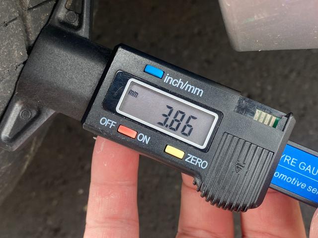 アクア S 純正ナビ・TV・Bluetooth・プッシュスタート・スマートキー(12枚目)