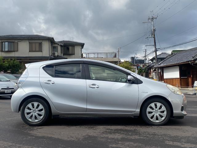 アクア S 純正ナビ・TV・Bluetooth・プッシュスタート・スマートキー(17枚目)