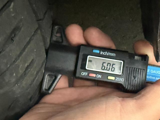 シエンタ ハイブリッドＺ　ワンオーナー　純正ディスプレイオーディオ　バックカメラ　両側電動スライドドア　禁煙車　３列シート（12枚目）