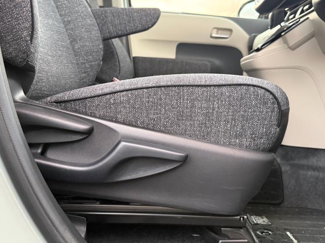 シエンタ ハイブリッドＺ　ワンオーナー　純正ディスプレイオーディオ　バックカメラ　両側電動スライドドア　禁煙車　３列シート（25枚目）