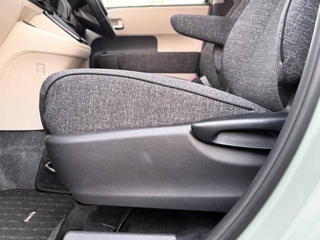 シエンタ ハイブリッドＺ　ワンオーナー　純正ディスプレイオーディオ　バックカメラ　両側電動スライドドア　禁煙車　３列シート（29枚目）