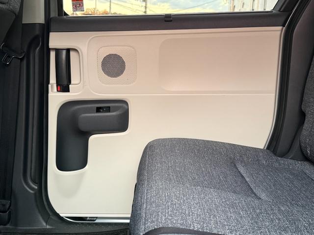 シエンタ ハイブリッドＺ　ワンオーナー　純正ディスプレイオーディオ　バックカメラ　両側電動スライドドア　禁煙車　３列シート（30枚目）