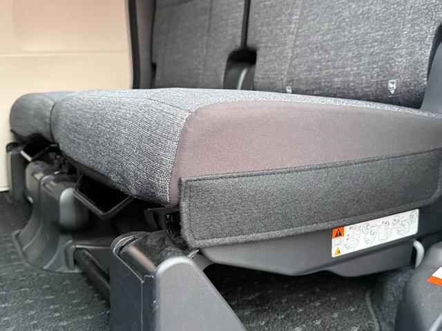 シエンタ ハイブリッドＺ　ワンオーナー　純正ディスプレイオーディオ　バックカメラ　両側電動スライドドア　禁煙車　３列シート（37枚目）