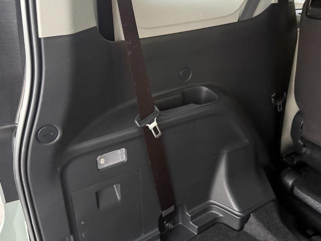 シエンタ ハイブリッドＺ　ワンオーナー　純正ディスプレイオーディオ　バックカメラ　両側電動スライドドア　禁煙車　３列シート（44枚目）