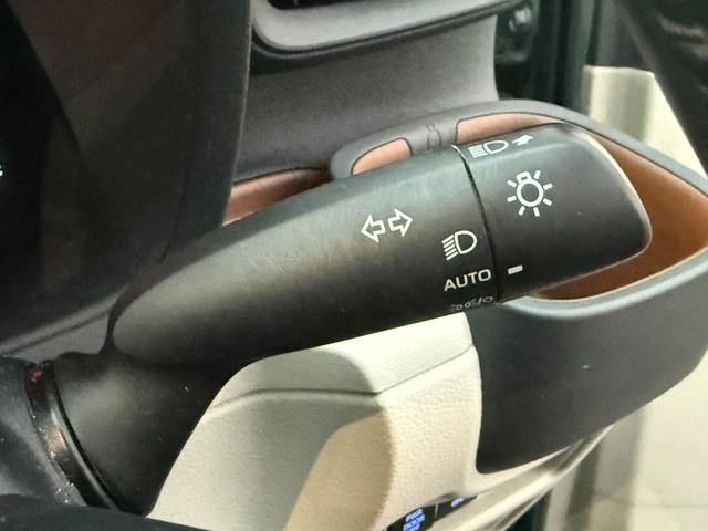 シエンタ ハイブリッドＺ　ワンオーナー　純正ディスプレイオーディオ　バックカメラ　両側電動スライドドア　禁煙車　３列シート（51枚目）