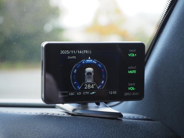 ＧＳ ＧＳ３５０　Ｆスポーツ　３眼ＬＥＤヘッドランプ　車検整備２年付き　ＴＲＤフルエアロ　ＴＲＤ４本出しマフラー　ムーンルーフ　プレミアムサウンドシステム　革シート　運転席助手席シートヒーター　電動サンシェード　ＥＴＣ　予備キー（26枚目）