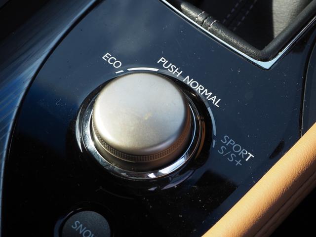 ＧＳ ＧＳ３５０　Ｆスポーツ　３眼ＬＥＤヘッドランプ　車検整備２年付き　ＴＲＤフルエアロ　ＴＲＤ４本出しマフラー　ムーンルーフ　プレミアムサウンドシステム　革シート　運転席助手席シートヒーター　電動サンシェード　ＥＴＣ　予備キー（40枚目）