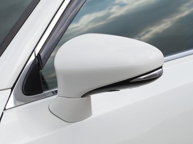 ＧＳ ＧＳ３５０　Ｆスポーツ　３眼ＬＥＤヘッドランプ　車検整備２年付き　ＴＲＤフルエアロ　ＴＲＤ４本出しマフラー　ムーンルーフ　プレミアムサウンドシステム　革シート　運転席助手席シートヒーター　電動サンシェード　ＥＴＣ　予備キー（52枚目）