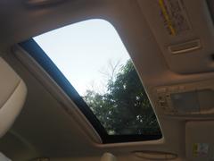 ���饦�� ������륵�롼��ǡ��쥶�������ȥѥå��������ࡼ��롼�ա��ѥΥ�ߥå��ӥ塼��˥�����������������ѡ���������᥿��å������ 0704393A30251004W001 2