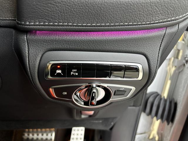 Ｇクラス Ｇ４００ｄ　Ｇｍａｎｕｆａｋｕｔｕｒプログラム／電動サイドステップ／デジタルインナーミラー／アダプティブダンピング／ナッパレザーシート／同色スペアタイヤリング（36枚目）