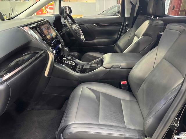 アルファード 2.5S Cパッケージ ツインムーンルーフ/デジタルインナーミラー/ディスプレイオーディオ/両側パワースライドドア/パワーバックドア/シートヒーター&ベンチレーション/レーダークルーズコントロール/ビルトインETC/(21枚目)