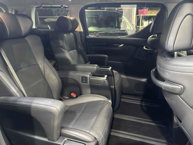 アルファード 2.5S Cパッケージ ツインムーンルーフ/デジタルインナーミラー/ディスプレイオーディオ/両側パワースライドドア/パワーバックドア/シートヒーター&ベンチレーション/レーダークルーズコントロール/ビルトインETC/(22枚目)