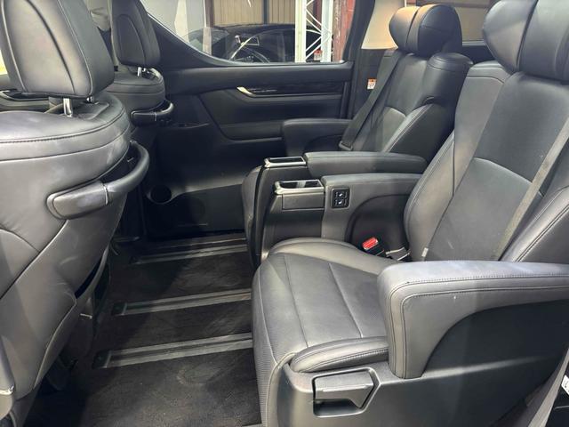 アルファード 2.5S Cパッケージ ツインムーンルーフ/デジタルインナーミラー/ディスプレイオーディオ/両側パワースライドドア/パワーバックドア/シートヒーター&ベンチレーション/レーダークルーズコントロール/ビルトインETC/(23枚目)