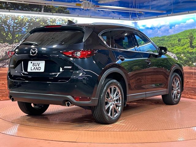 ＣＸ－５ ＸＤ　エクスクルーシブモード　サンルーフ　マツダコネクトナビ　禁煙車　全周囲カメラ　レーダークルーズ　ＢＯＳＥサウンド　メモリー機能付きパワーシート　シートヒーター　パワーバックドア　ＬＥＤヘッドライト　Ｂｌｕｅｔｏｏｔｈ再生（18枚目）