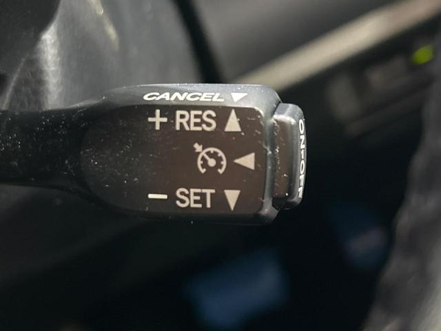 ヴォクシー ハイブリッドＶ　ＳＤナビ　禁煙車　両側電動スライドドア　バックカメラ　クルーズコントロール　シートヒーター　ヘッドレストモニター　コーナーセンサー　リアオートエアコン　置くだけ充電　オートライト　ＥＴＣ（38枚目）
