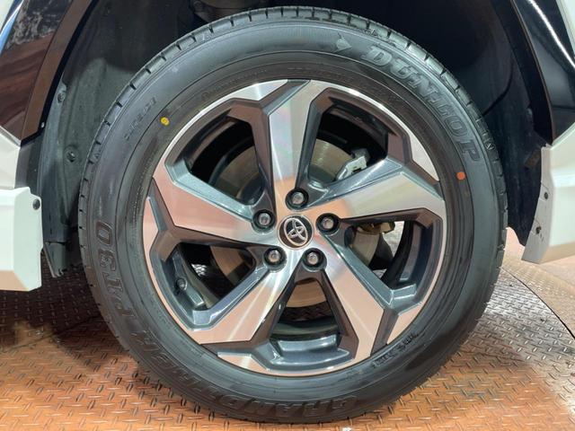 ＲＡＶ４ ＰＨＶ Ｇ　Ｚ　サンルーフ　モデリスタエアロ　純正９インチディスプレイオーディオ　全周囲カメラ　デジタルインナーミラー　トヨタセーフティセンス　レーダークルーズ　禁煙車　パワーバックドア　ドライブレコーダー（28枚目）