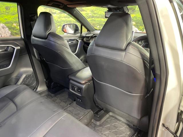 ＲＡＶ４ ＰＨＶ Ｇ　Ｚ　サンルーフ　モデリスタエアロ　純正９インチディスプレイオーディオ　全周囲カメラ　デジタルインナーミラー　トヨタセーフティセンス　レーダークルーズ　禁煙車　パワーバックドア　ドライブレコーダー（41枚目）