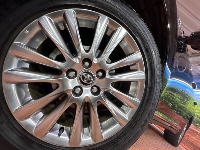 ハリアーハイブリッド プレミアム　アドバンスドパッケージ　４ＷＤ　サンルーフ　純正ＳＤナビ　全周囲カメラ　ＪＢＬサウンド　トヨタセーフティセンス　レーダークルーズ　禁煙車　電動リアゲート　ハーフレザーシート　パワーシート　ドラレコ　コーナーセンサー（13枚目）