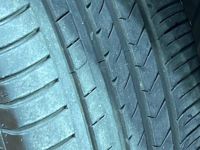 ハリアーハイブリッド プレミアム　アドバンスドパッケージ　４ＷＤ　サンルーフ　純正ＳＤナビ　全周囲カメラ　ＪＢＬサウンド　トヨタセーフティセンス　レーダークルーズ　禁煙車　電動リアゲート　ハーフレザーシート　パワーシート　ドラレコ　コーナーセンサー（25枚目）