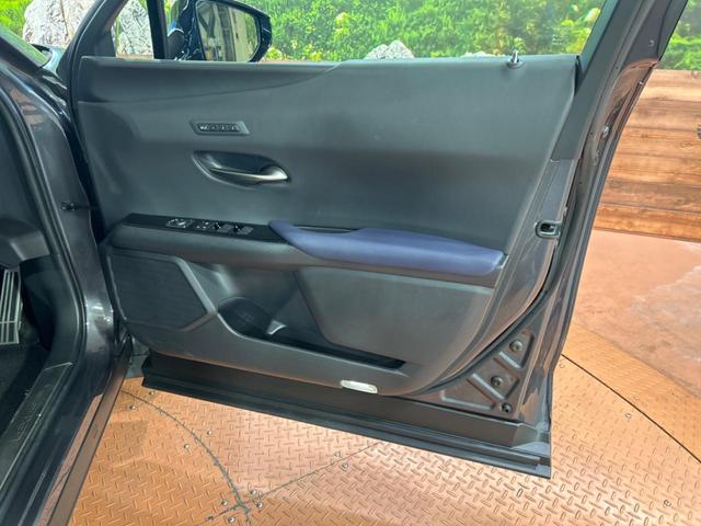 ＵＸ ＵＸ２００　Ｆスポーツ　スタイルブルー　サンルーフ　純正ナビ　セーフティシステムプラス　パノラミックビューモニター　レーダークルーズコントロール　ブラインドスポットモニター　シートヒーター　ＬＥＤヘッドライト　パワーバックドア（53枚目）