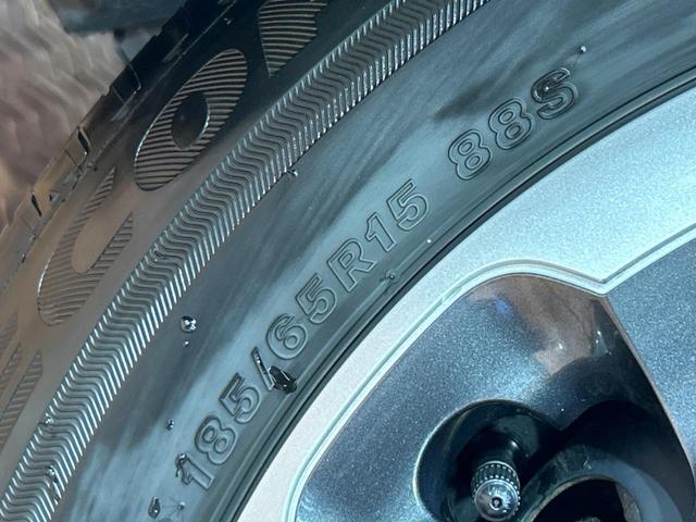 シエンタ ハイブリッドＺ　純正１０．５型ナビ　全周囲カメラ　両側電動スライドドア　トヨタセーフティセンス　ブラインドスポットモニター　レーダークルーズ　前席シートヒーター　スマートキー　ＥＴＣ２．０　ＬＥＤヘッド（25枚目）