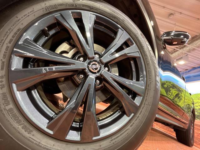 エクストレイル ２０Ｘｉ　レザーエディション　Ｖセレクション　４ＷＤ　サンルーフ　純正９型ナビ　全周囲カメラ　エマージェンシーブレーキ　プロパイロット　パワーバックドア　前席パワーシート　前席中列シートヒーター　ドラレコ　スマートキー　ＥＴＣ（13枚目）