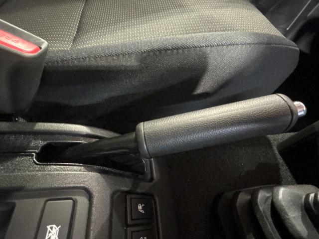 ジムニーノマド ＦＣ　禁煙車　セーフティサポート　レーダークルーズ　コーナーセンサー　シートヒーター　スマートキー　ＬＥＤヘッド　車線逸脱警報　オートライト　オートエアコン　純正１５インチアルミホイール（46枚目）