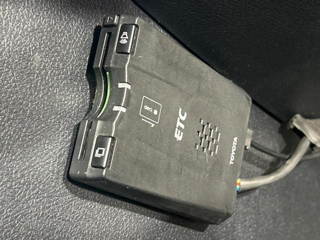 シエンタ ファンベースＧ　両側電動ドア　純正ＳＤナビ　全周囲カメラ　衝突被害軽減システム　禁煙車　コーナーセンサー　スマートキー　ＬＥＤヘッドライト　ＥＴＣ　オートハイビーム　車線逸脱警報　オートライト　オートエアコン（7枚目）