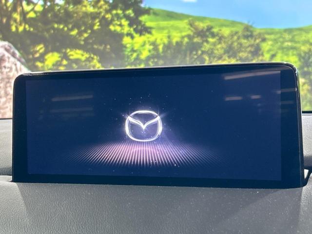 ＣＸ－８ ２５Ｓ　Ｌパッケージ　サンルーフ　１０．２５インチマツダコネクトナビ　全周囲カメラ　ＢＯＳＥサウンド　衝突被害軽減システム　レーダークルーズ　禁煙車　電動リアゲート　レザーシート　前席シートエアコン　ドラレコ（4枚目）