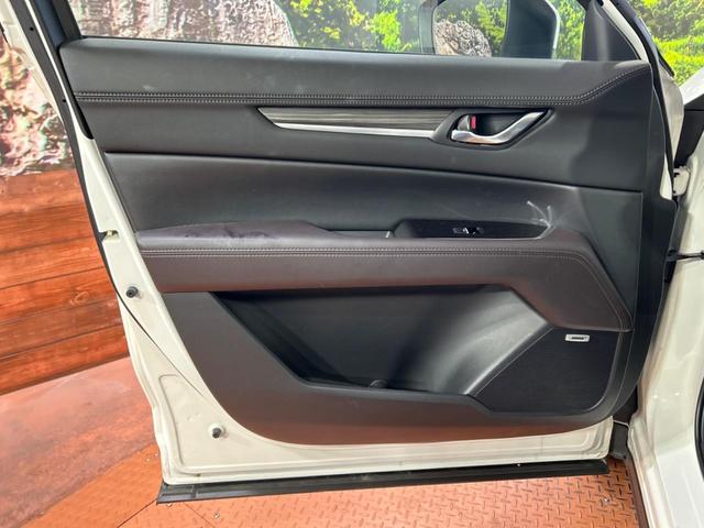 ＣＸ－８ ２５Ｓ　Ｌパッケージ　サンルーフ　１０．２５インチマツダコネクトナビ　全周囲カメラ　ＢＯＳＥサウンド　衝突被害軽減システム　レーダークルーズ　禁煙車　電動リアゲート　レザーシート　前席シートエアコン　ドラレコ（48枚目）