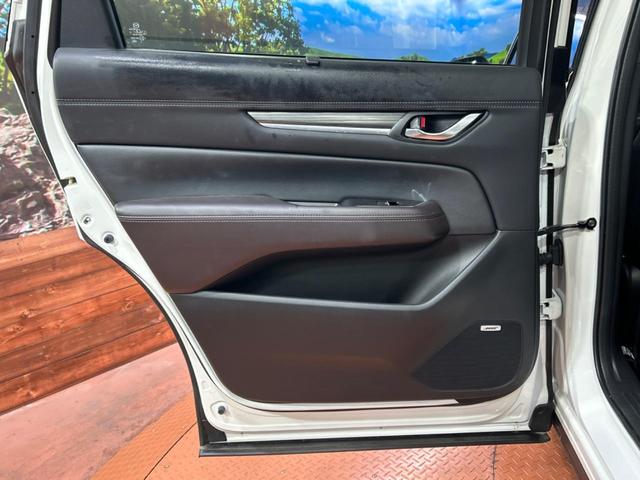 ＣＸ－８ ２５Ｓ　Ｌパッケージ　サンルーフ　１０．２５インチマツダコネクトナビ　全周囲カメラ　ＢＯＳＥサウンド　衝突被害軽減システム　レーダークルーズ　禁煙車　電動リアゲート　レザーシート　前席シートエアコン　ドラレコ（50枚目）