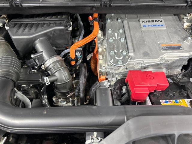 セレナ e-パワー ハイウェイスターV エマージェンシーブレーキ 純正10インチナビ アラウンドビューモニター プロパイロット インテリジェントルームミラー 両側電動スライドドア LEDヘッドライト ブラインドスポットモニター ドラレコ(18枚目)