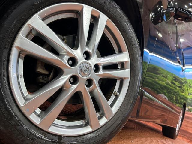 エルグランド 250ハイウェイスター 電動スライドドア 純正ナビ アラウンドビューモニター ETC Bluetooth HIDヘッドライト 純正18インチアルミホイール スマートキー 片側電動スライドドア アクセサリーコンセント(13枚目)