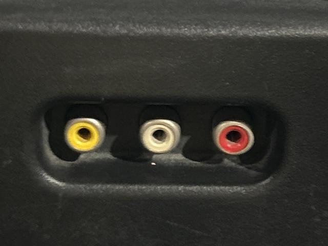 エルグランド 250ハイウェイスター 電動スライドドア 純正ナビ アラウンドビューモニター ETC Bluetooth HIDヘッドライト 純正18インチアルミホイール スマートキー 片側電動スライドドア アクセサリーコンセント(40枚目)