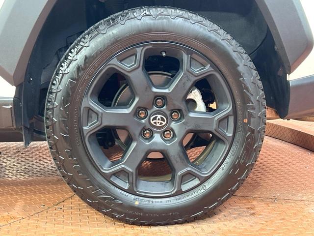 RAV4 アドベンチャー オフロードパッケージII 純正10.5インチディスプレイオーディオ バックカメラ トヨタセーフティセンス 禁煙車 ブラインドスポットモニター デジタルインナーミラー ドライブレコーダー フルセグ Bluetooth再生(21枚目)