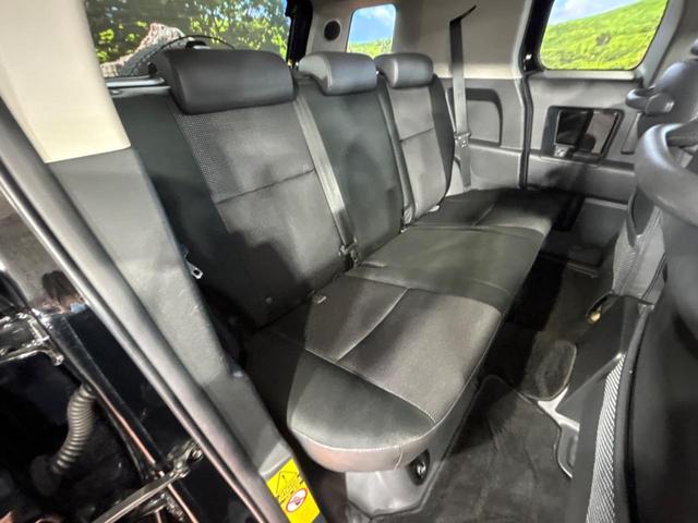 FJクルーザー カラーパッケージ SDナビ クルーズコントロール 横滑り防止装置 ETC キーレス ステアリングスイッチ 純正20インチアルミホイール 純正革巻きステアリング Bluetooth再生 フルセグ(9枚目)