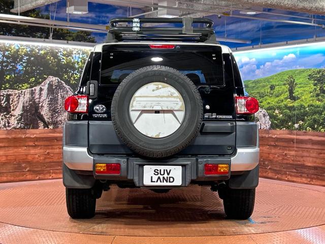 FJクルーザー カラーパッケージ SDナビ クルーズコントロール 横滑り防止装置 ETC キーレス ステアリングスイッチ 純正20インチアルミホイール 純正革巻きステアリング Bluetooth再生 フルセグ(15枚目)