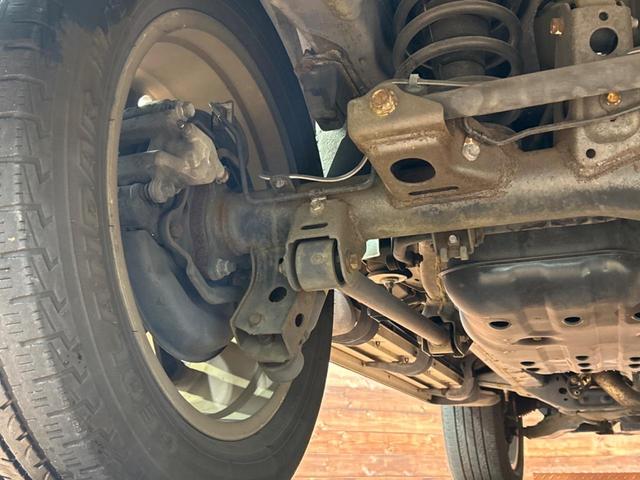 FJクルーザー カラーパッケージ SDナビ クルーズコントロール 横滑り防止装置 ETC キーレス ステアリングスイッチ 純正20インチアルミホイール 純正革巻きステアリング Bluetooth再生 フルセグ(20枚目)