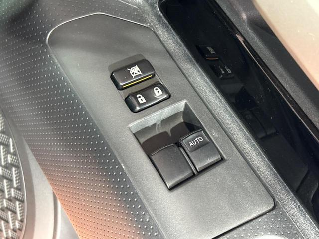 FJクルーザー カラーパッケージ SDナビ クルーズコントロール 横滑り防止装置 ETC キーレス ステアリングスイッチ 純正20インチアルミホイール 純正革巻きステアリング Bluetooth再生 フルセグ(45枚目)