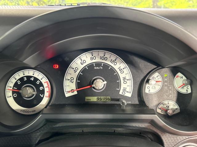 FJクルーザー カラーパッケージ SDナビ クルーズコントロール 横滑り防止装置 ETC キーレス ステアリングスイッチ 純正20インチアルミホイール 純正革巻きステアリング Bluetooth再生 フルセグ(49枚目)