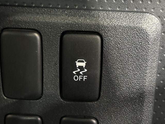 FJクルーザー カラーパッケージ SDナビ クルーズコントロール 横滑り防止装置 ETC キーレス ステアリングスイッチ 純正20インチアルミホイール 純正革巻きステアリング Bluetooth再生 フルセグ(56枚目)