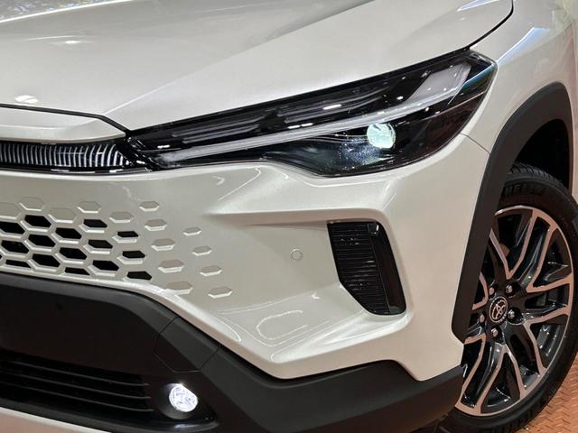 カローラクロス ハイブリッド Z ガラスルーフ 純正10.5インチディスプレイオーディオ バックカメラ トヨタセーフティセンス 禁煙車 レーダークルーズコントロール シートベンチレーション LEDヘッドライト フルセグ(12枚目)