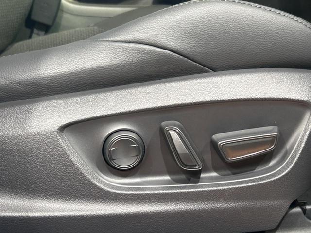 カローラクロス ハイブリッド Z ガラスルーフ 純正10.5インチディスプレイオーディオ バックカメラ トヨタセーフティセンス 禁煙車 レーダークルーズコントロール シートベンチレーション LEDヘッドライト フルセグ(31枚目)