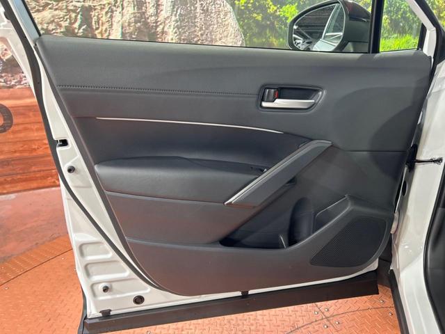 カローラクロス ハイブリッド Z ガラスルーフ 純正10.5インチディスプレイオーディオ バックカメラ トヨタセーフティセンス 禁煙車 レーダークルーズコントロール シートベンチレーション LEDヘッドライト フルセグ(39枚目)