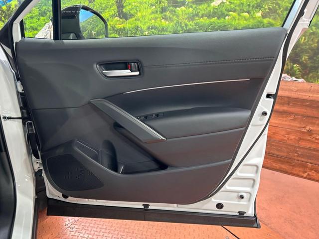 カローラクロス ハイブリッド Z ガラスルーフ 純正10.5インチディスプレイオーディオ バックカメラ トヨタセーフティセンス 禁煙車 レーダークルーズコントロール シートベンチレーション LEDヘッドライト フルセグ(43枚目)